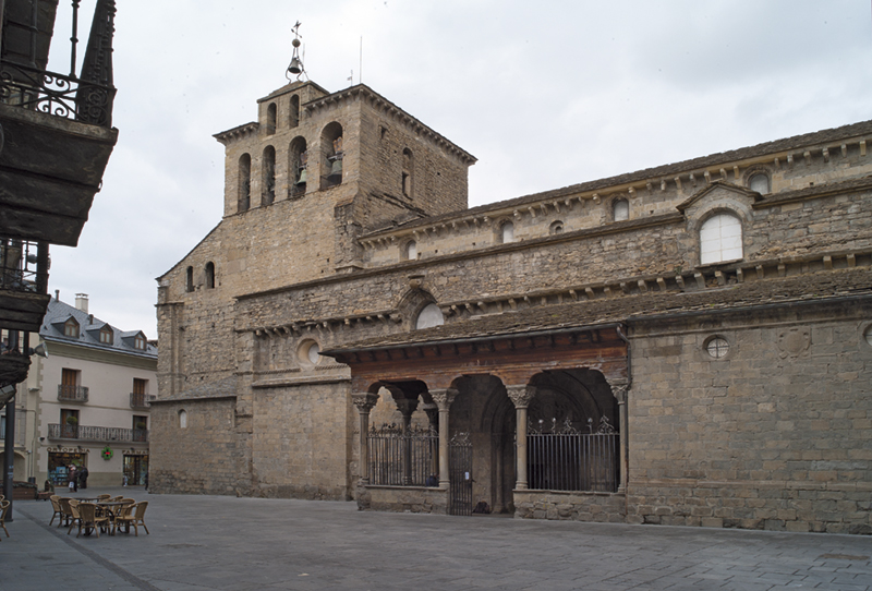 Catedral Jaca Exterior