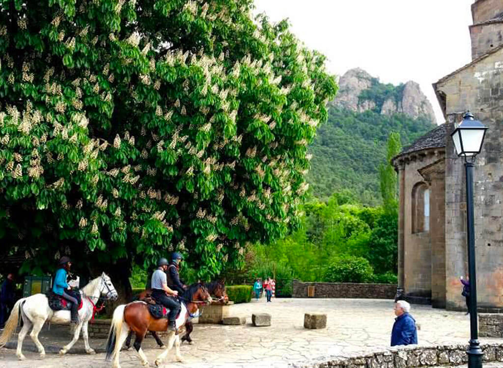 a-caballos-iglesia